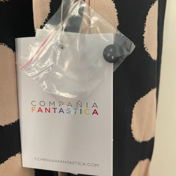 Compania Hubble NWT  Navy Blouse with Pink Polka-Dots - Picture 9 of 9